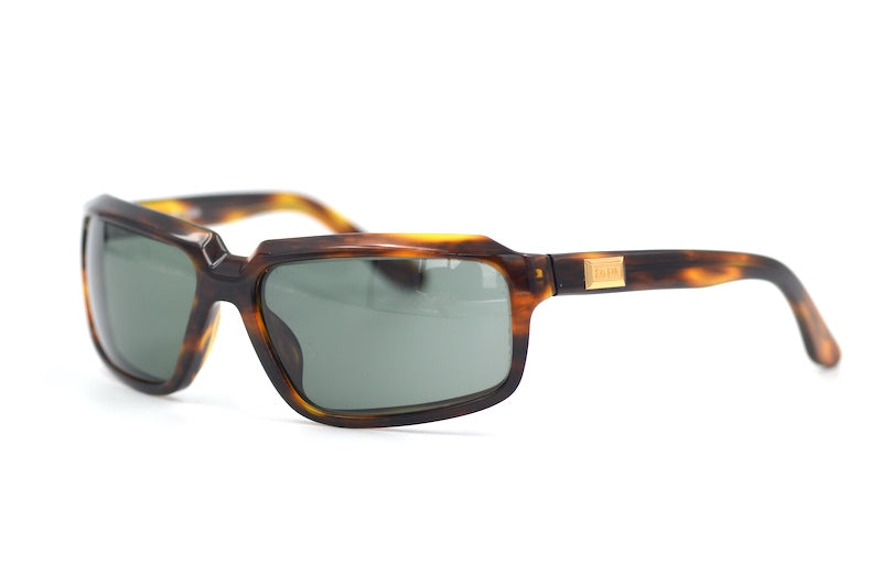 B&L Ray-Ban W2825 Vintage Sunglasses. B & L Ray-Ban wrap around sunglasses. Vintage Ray-Ban Sunglasses.