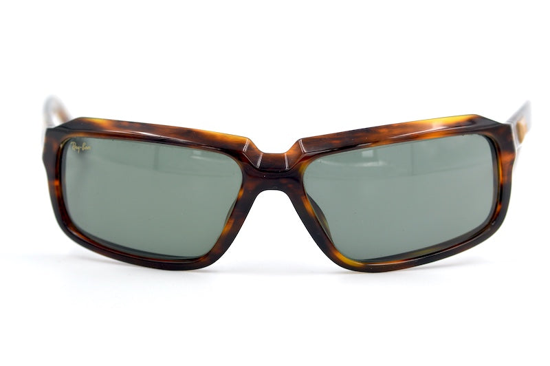 B&L Ray-Ban W2825 Vintage Sunglasses. B & L Ray-Ban wrap around sunglasses. Vintage Ray-Ban Sunglasses.