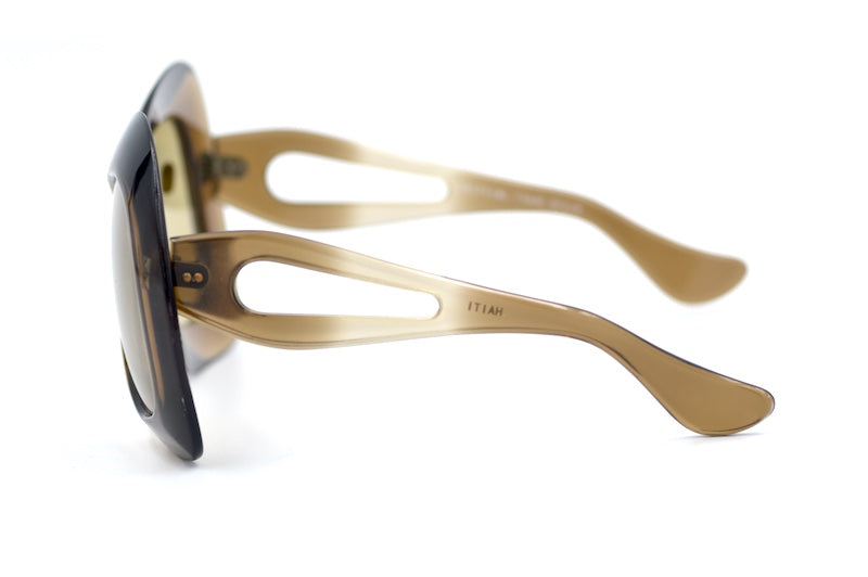 Haiti 70s Butterfly shaped oversized vintage sunglasses. Women's 70s vintage sunglasses. 