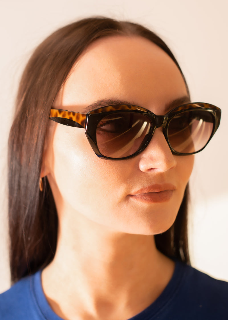 Piave 450 vintage sunglasses. Retro Sunglasses. Cat Eye Sunglasses. Designer Vintage Sunglasses. Stylish sustainable sunglasses.