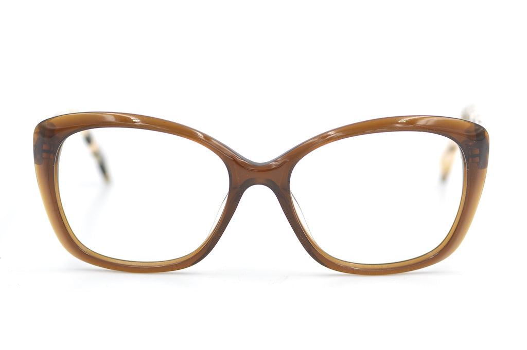 Balmain 1526 retro glasses. Balmain cat eye glasses. Cheap designer glasses. Sustainable glasses.