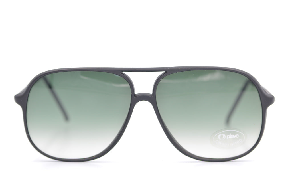Piave matte black vintage aviator sunglasses. Retro Sunglasses. Cool vintage sunglasses. Lightweight Sunglasses. Vintage Designer Eyewear.
