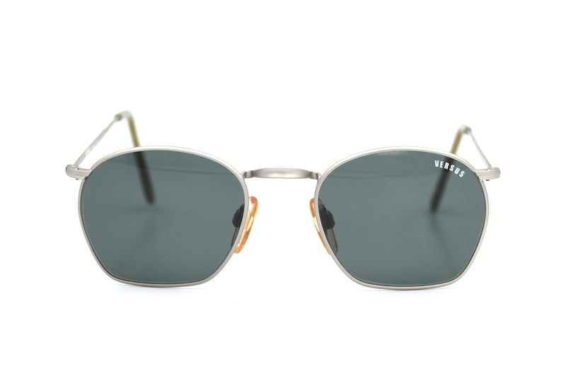 Versus E59 by Versace vintage sunglasses. Versace sunglasses. Vintage Versace Sunglasses. Buy Versace sunglasses online. 