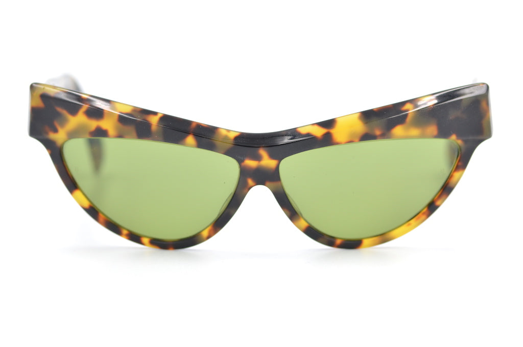 B&L RayBan Onyx WO 806 vintage sunglasses. Bausch & Lomb RayBan Sunglasses. Rare RayBan Sunglasses.