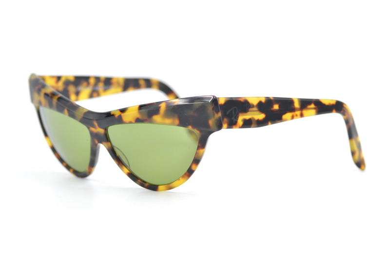 B&L RayBan Onyx WO 806 vintage sunglasses. Bausch & Lomb RayBan Sunglasses. Rare RayBan Sunglasses.