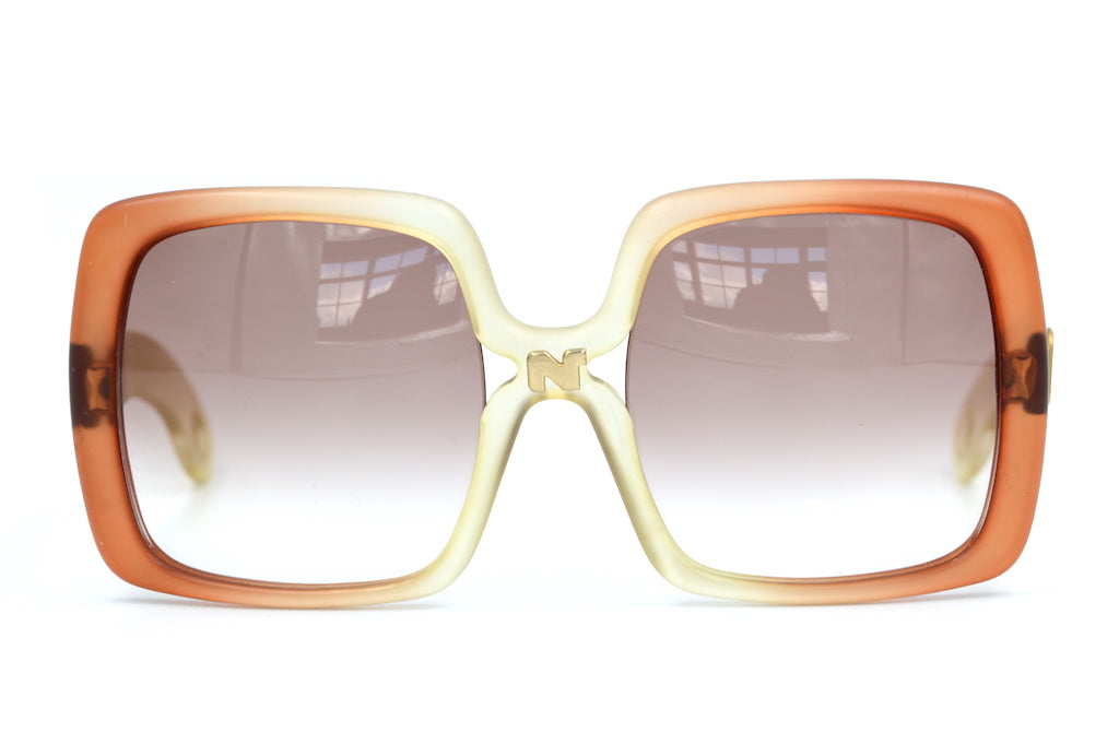 Nina Ricci 45 Vintage Sunglasses. Nina Ricci sunglasses as seen on Jackie Onassis. Jackie O Nina Ricci Sunglasses. Jackie O 1970's sunglasses. 1970's Nina Ricci Sunglasses.