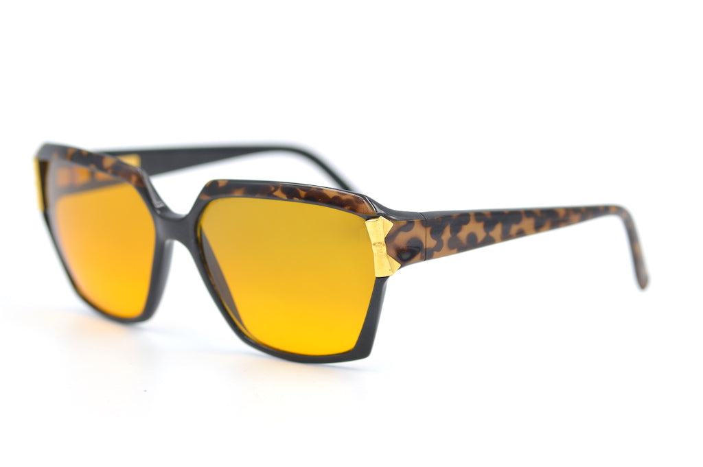 Nina Ricci 3002 1547 Vintage Sunglasses. Yellow Tinted Sunglasses. Rare Vintage Sunglasses. The Serpent Style Sunglasses.