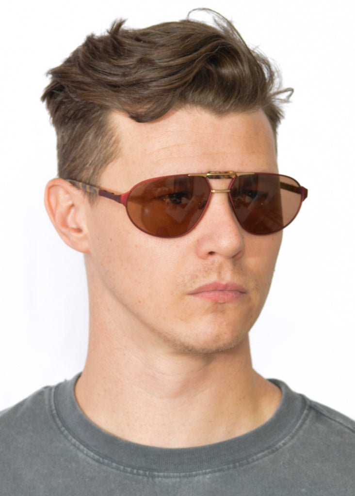 Aviator store sunglasses silhouette