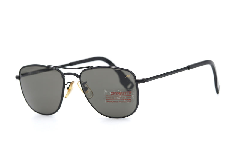 American Optical Skymaster pilot sunglasses. Pilot Sunglasses. Pilot Vintage Sunglasses. Sustainable Sunglasses. Rare Vintage Sunglasses