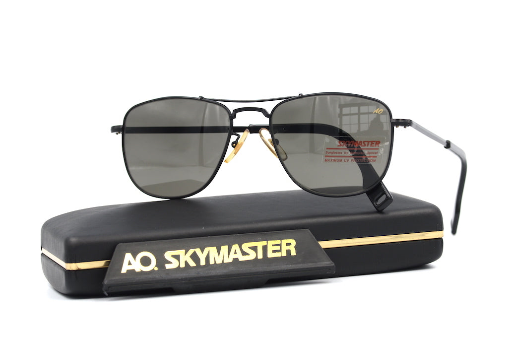 American Optical Skymaster pilot sunglasses. Pilot Sunglasses. Pilot Vintage Sunglasses. Sustainable Sunglasses. Rare Vintage Sunglasses