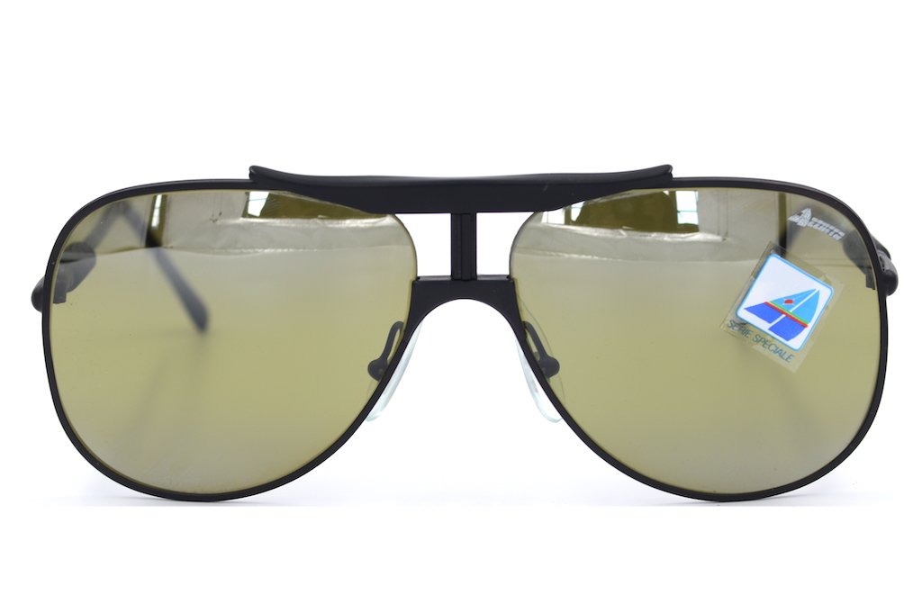 Alitalia professional 560 vintage sunglasses, 1983 americas cup limited edition. Rare Vintage Sunglasses. Luxury Sunglasses. Sailing Sunglasses. Vintage Aviator Sunglasses. Mirrored Aviator Sunglasses.