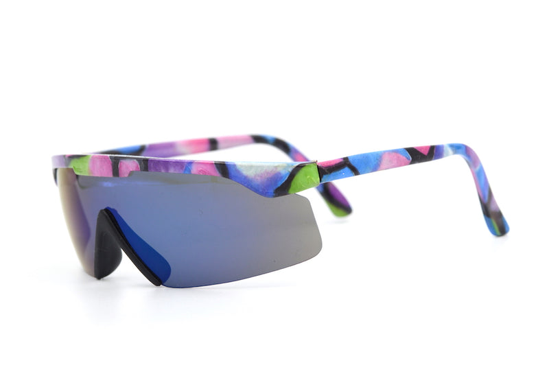 Cébé 1715 vintage sunglasses. Vintaeg ski sunglasses. Vintage snowboarding sunglasses. Winter sports wrap around sunglasses. Mountain sunglasses. Vintage sunglasses. Sustainable vintage sunglasses. 