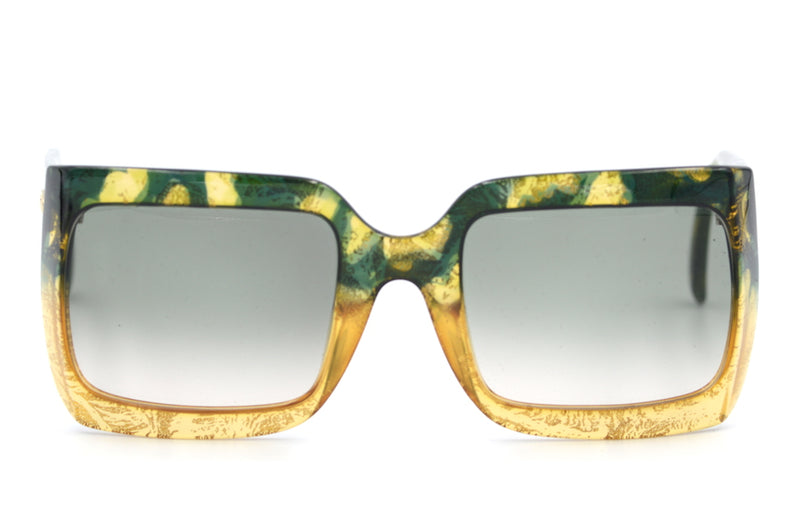 Christian Dior 2493 colour 60 vintage sunglasses. Dior Sunglasses. Christian Dior Sunglasses. 70's style square sunglasses. Vintage Sunglasses. Designer Vintage Sunglasses.