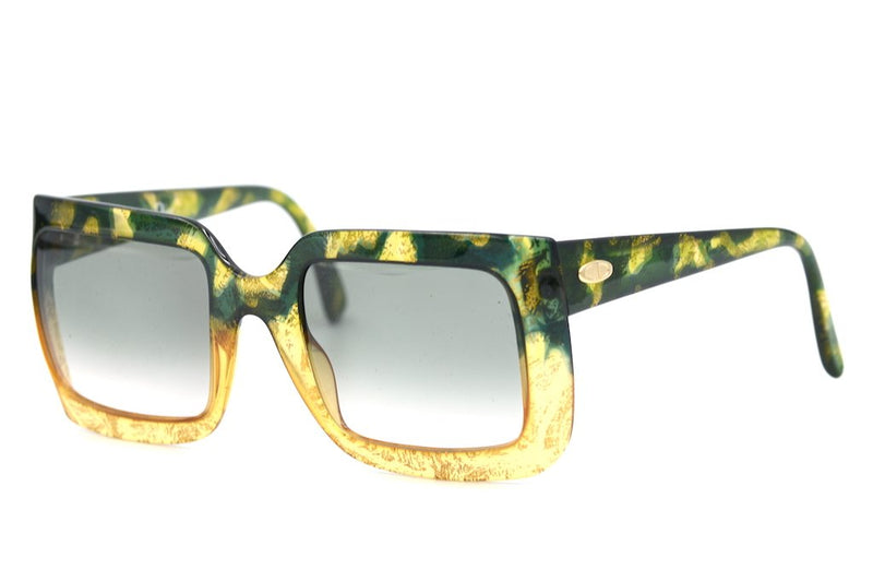 Christian Dior 2493 colour 60 vintage sunglasses. Dior Sunglasses. Christian Dior Sunglasses. 70's style square sunglasses. Vintage Sunglasses. Designer Vintage Sunglasses.