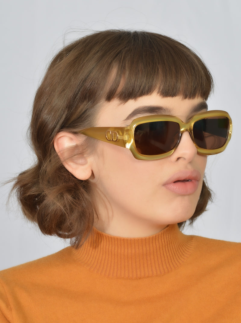 Christian Dior2975 40 Vintage Sunglasses. Ladies Vintage Sunglasses. Christian Dior Sunglasses. Dior Sunglasses. Vintage Dior Sunglasses. Gold Mirrored Sunglasses.