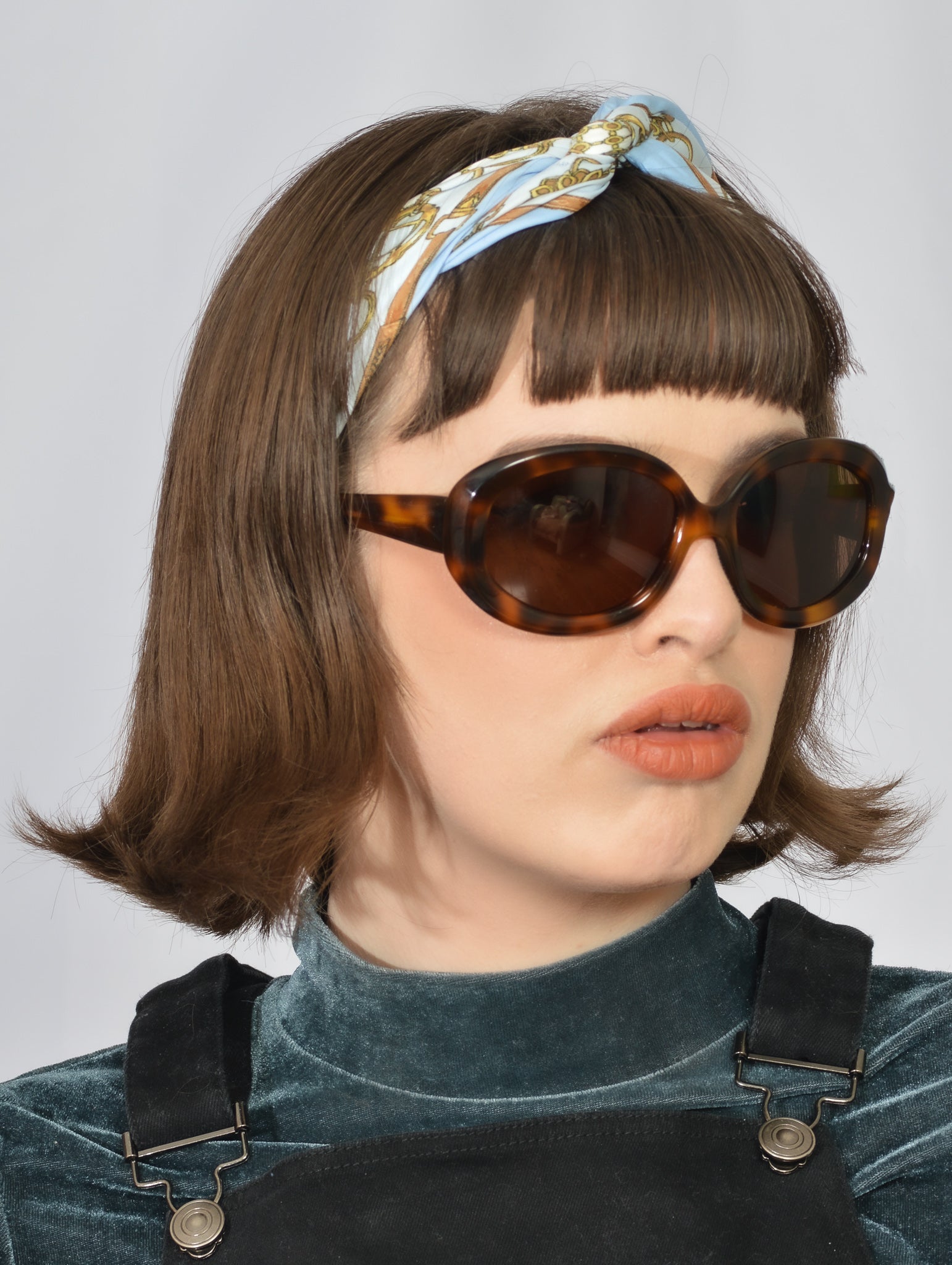 Oliver Peoples Paramour Limited Edition Sunglasses. Ladies Vintage Sunglasses. Cheap Oliver Peoples sunglasses.