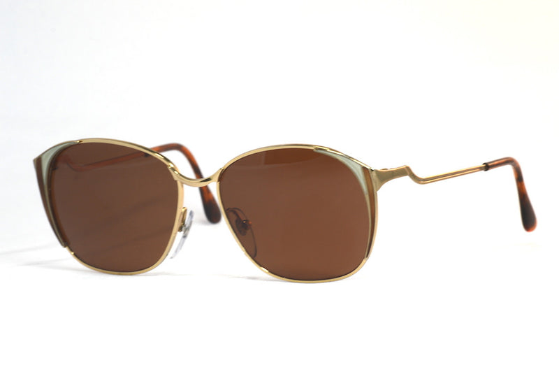 Front/side view of daisy vintage sunglasses